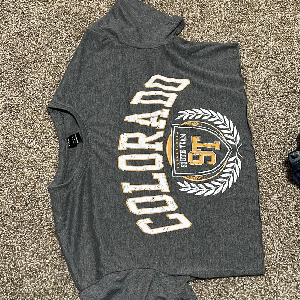 SHEIN Size Med Cropped Colorado T-Shirt